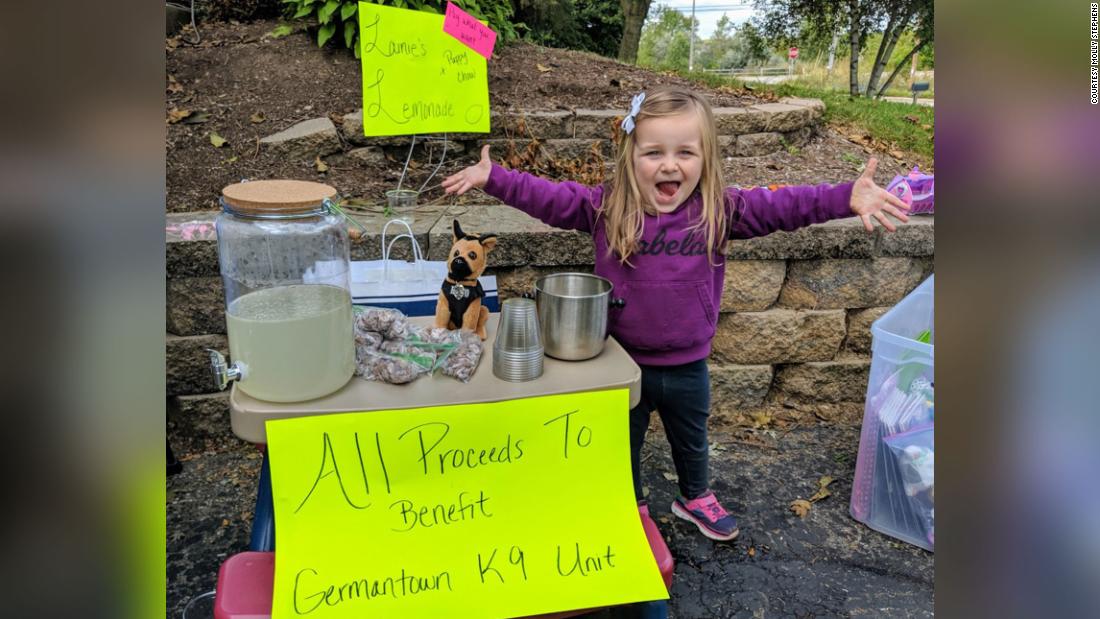 Lainie Stephens, 3, raised $754 for her local police department's K9 unit.