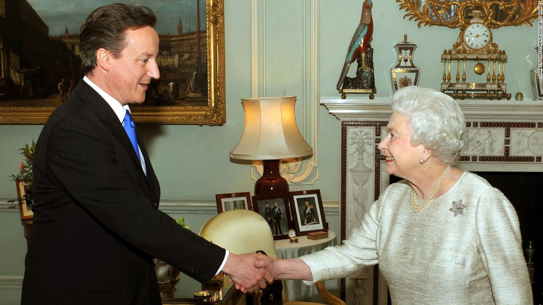 David Cameron reveals he asked the Queen 'raise an eyebrow' over Scottish referendum | CNN