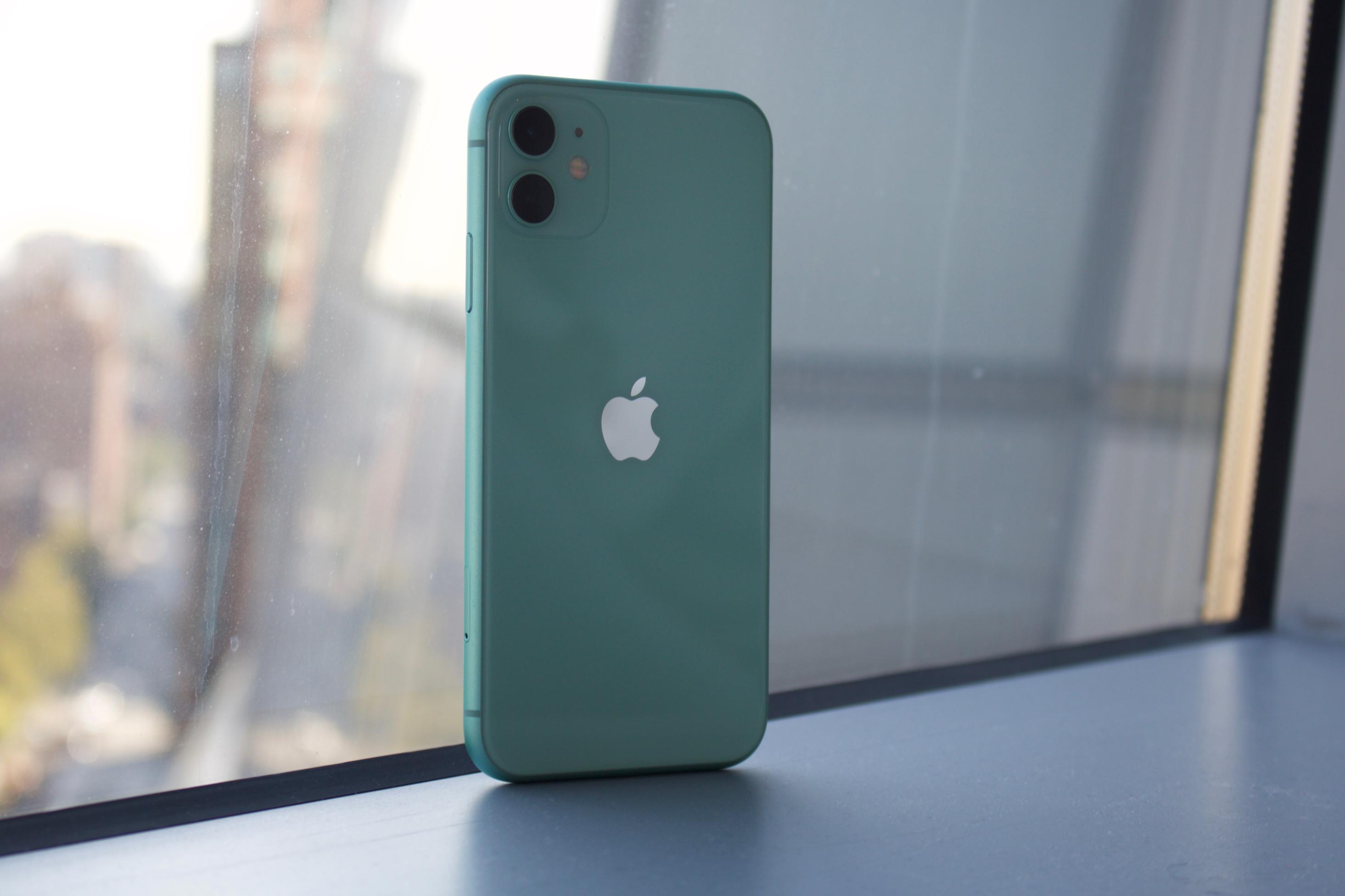 Yanılsama Aynı atlanmış  Apple iPhone 11 Review | CNN Underscored