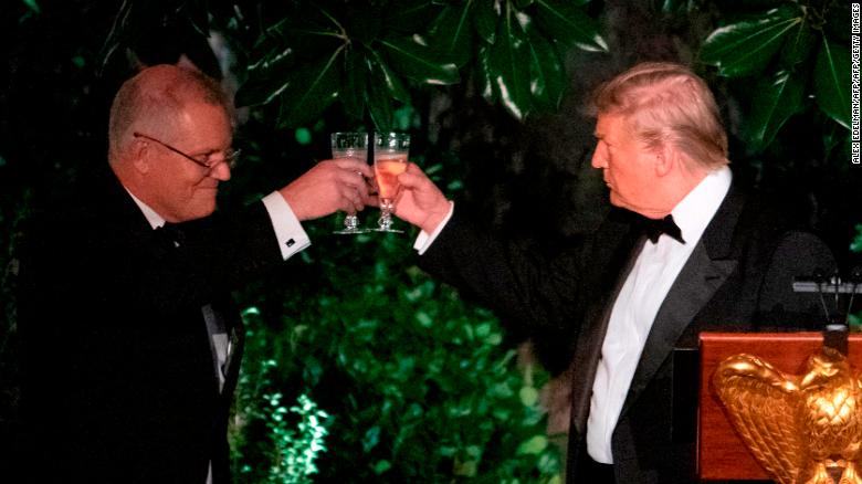A crystal-clear issue: The White House is in desperate need of new glassware