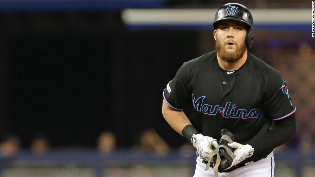 Crowd throws extra heat at the Marlins