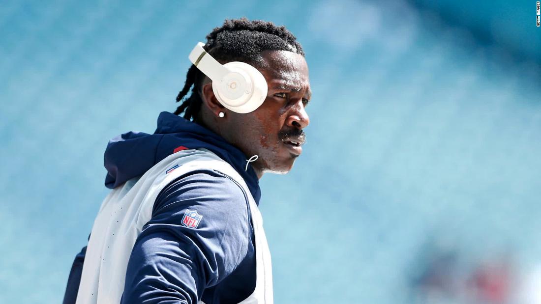 Antonio Brown, released by Patriots, has reenrolled at Central Michigan 