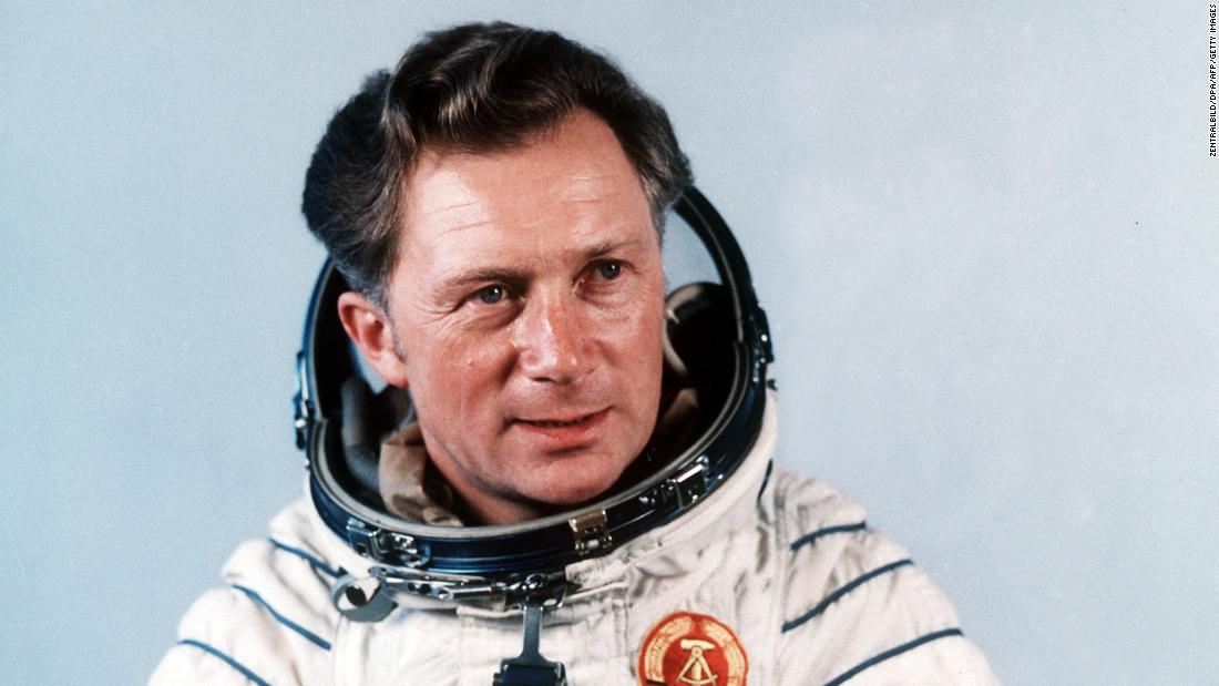 Sigmund Jähn, who has died aged 82, poses after his successful flight with the Soviet spaceship Soyuz 31 in 1978.