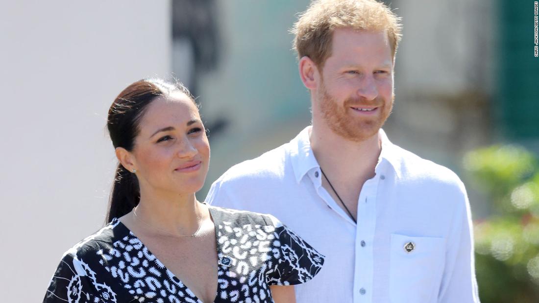 Meghan and Harry head to the beach on day two of their Africa tour ...