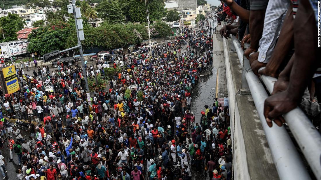Photojournalist shot outside Haitian senate