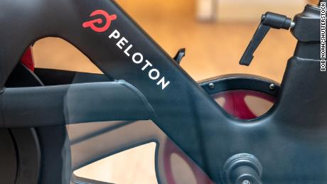 Peloton falls below IPO price in Wall Street debut