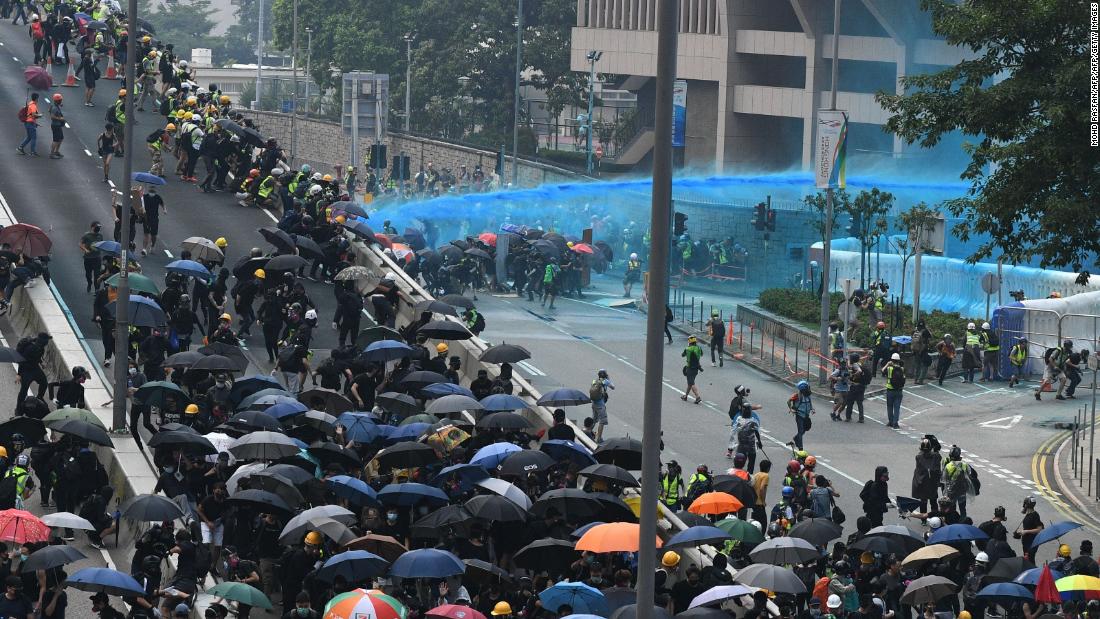 Hong Kong Protests More Clashes Ahead Of Chinas National Day Cnn 3057