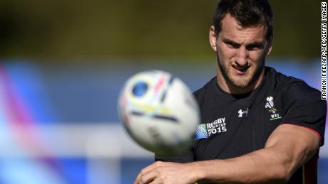 Wales&#39; back row and captiain Sam Warburton catches the ball during a training session at the Hazelwood training centre in London on September 25, 2015 during the 2015 Rugby Union World Cup. Wales will face England on September 26. AFP PHOTO / FRANCK FIFE
RESTRICTED TO EDITORIAL USE        (Photo credit should read FRANCK FIFE/AFP/Getty Images)