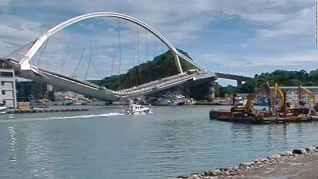 Bridge collapse in Taiwan sends tanker truck plummeting into boats ...