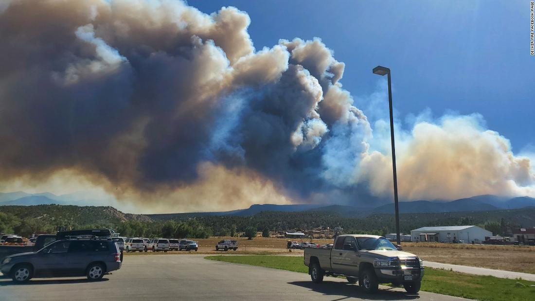 Firefighters battle 6,000acre blaze in Colorado CNN
