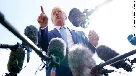 CNN reporter debunks Trump&#39;s whistleblower claim