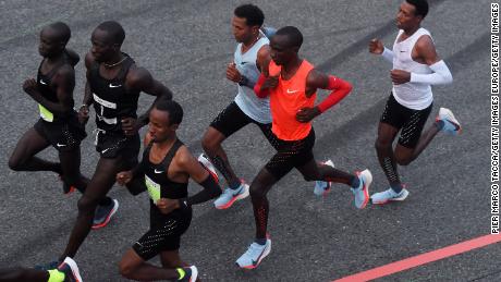 Kipchoge (in red) attempts to go under two hours in Monza in May 2017. 