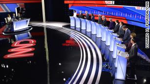 2020 Democratic candidates slam Big Tech