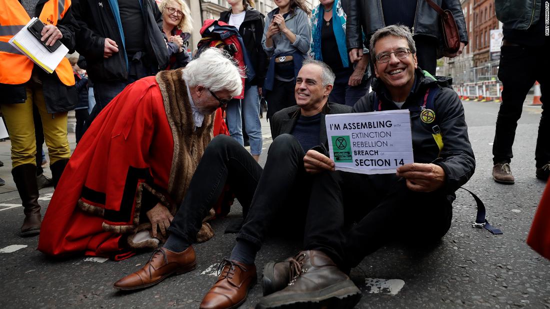 Too White Too Middle Class And Lacking In Empathy Extinction Rebellion Has A Race Problem