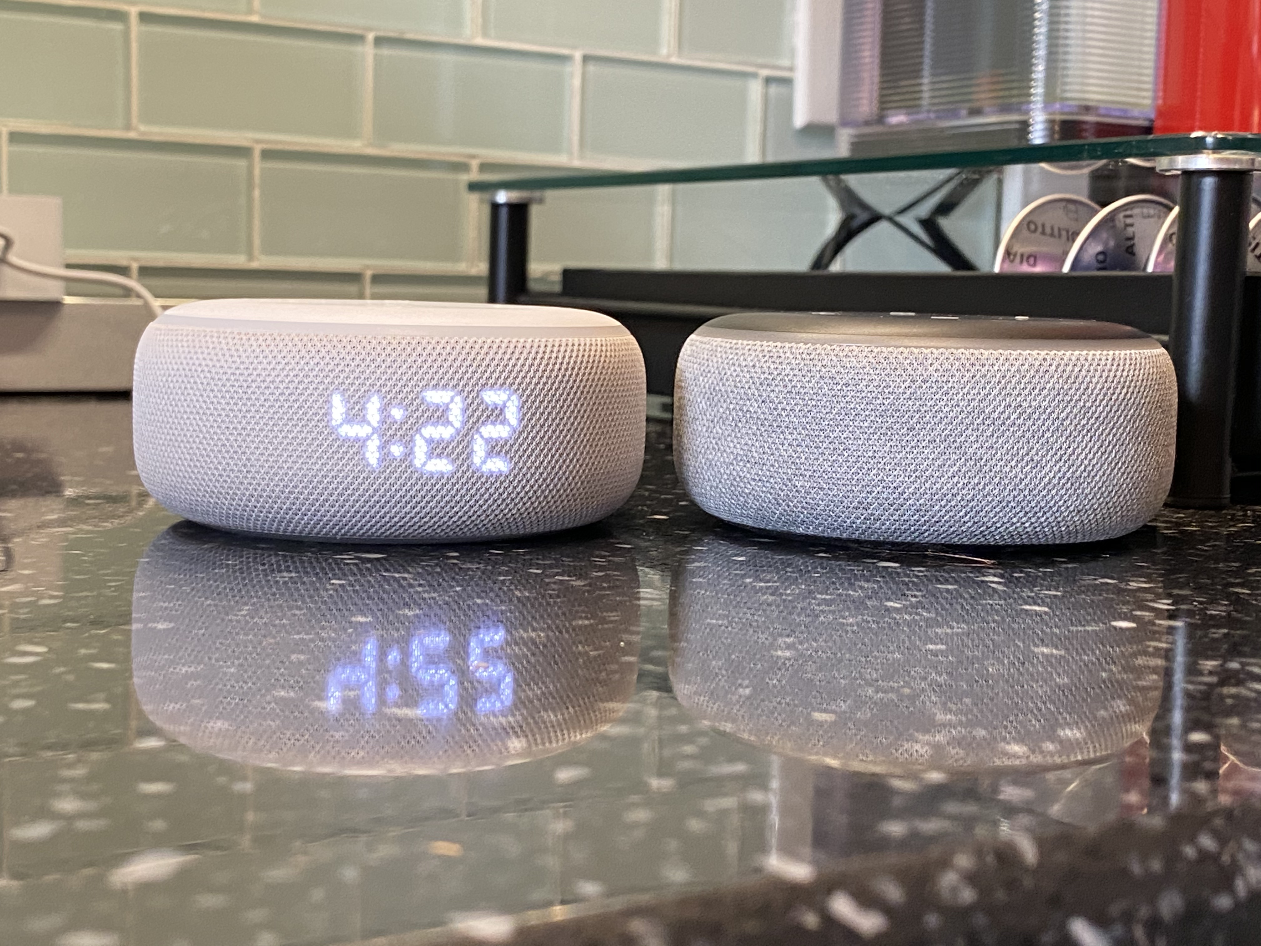 does amazon echo dot need to be plugged in all the time