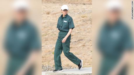 New photo shows Felicity Huffman in a prison uniform as she serves 13 days in college cheating case