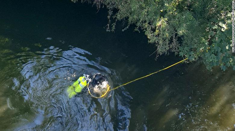 A police diver searches for evidence in the River Spree, close to where Khangoshvili was murdered. 