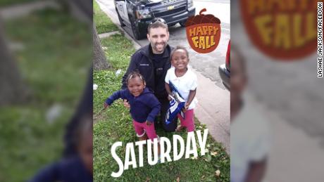 Milwaukee Police Officer Buys Children Car Seats Instead Of - 