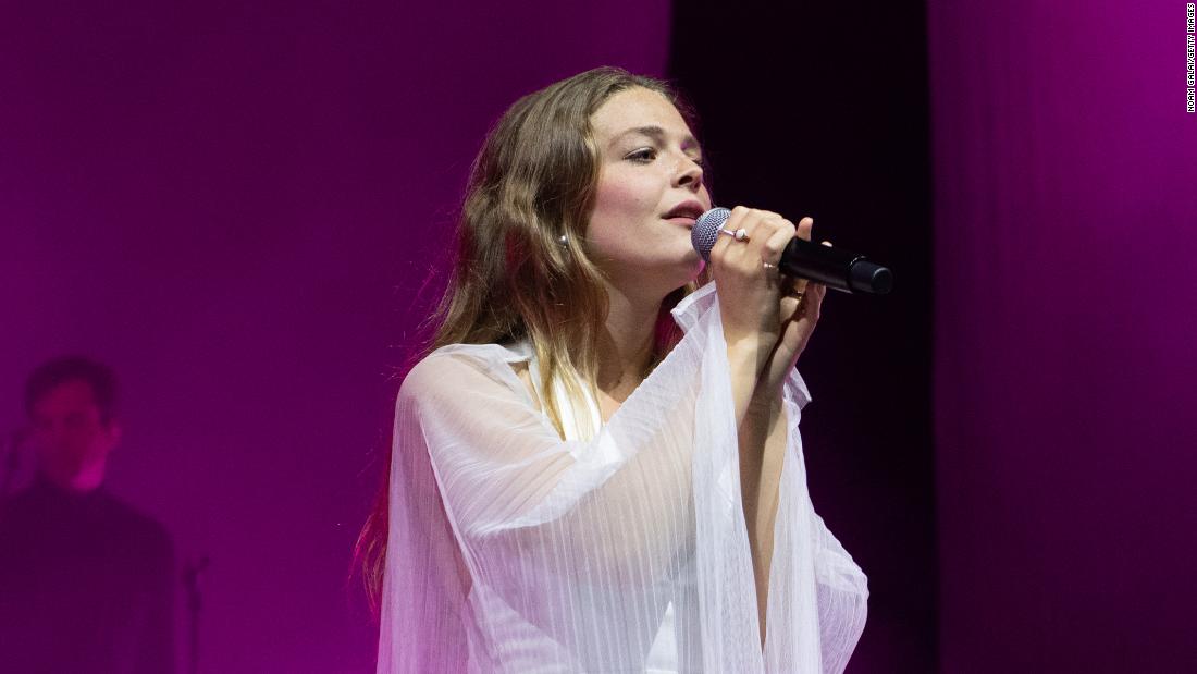 Singer Maggie Rogers Stands Up To Heckler Who Told Her To Take Her Top 