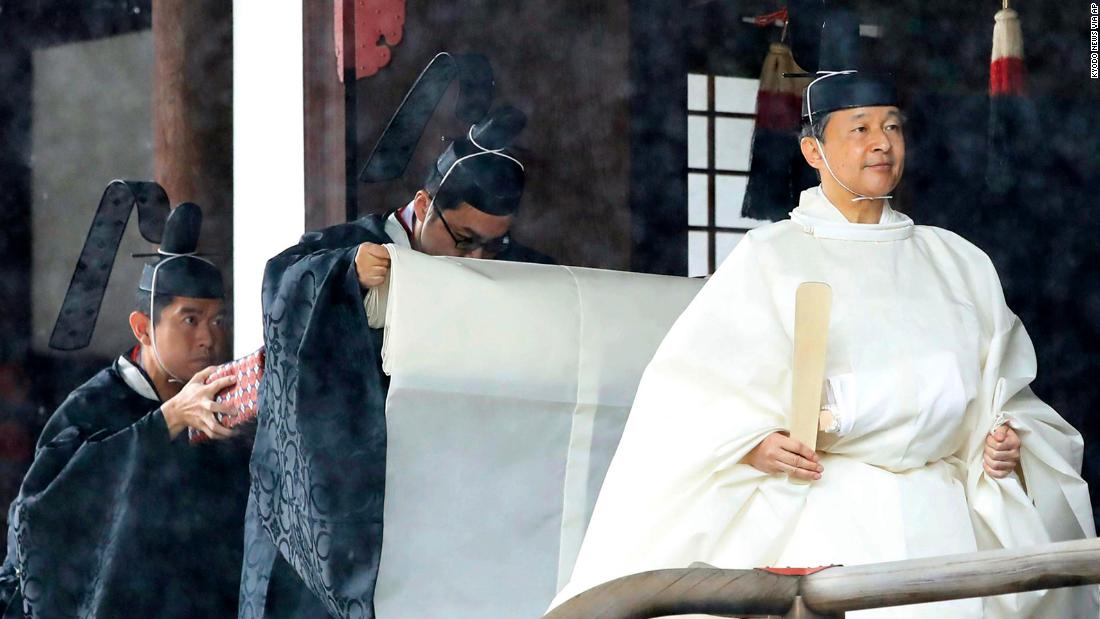 Naruhito: Japan's emperor formally proclaims enthronement 