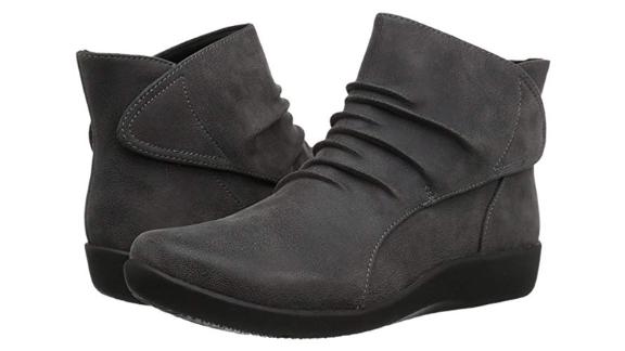 clarks boots zappos