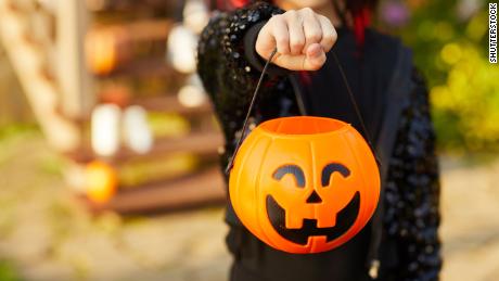 You may have heard about the Virginia town that went viral for banning  anyone over 14 from trick or treating. Here's the whole story - CNN