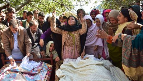 The terrified Kashmir families who call one of the world&#39;s most militarized zones home