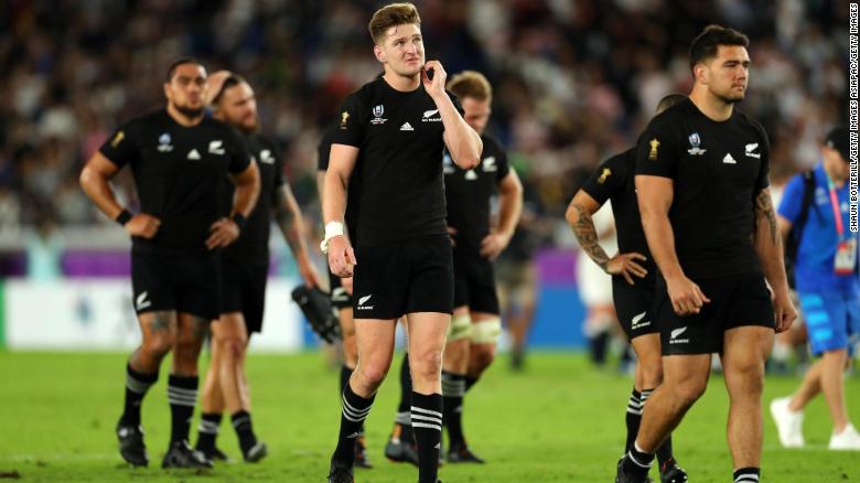 The All Blacks were powerless to stop a dominant England team.