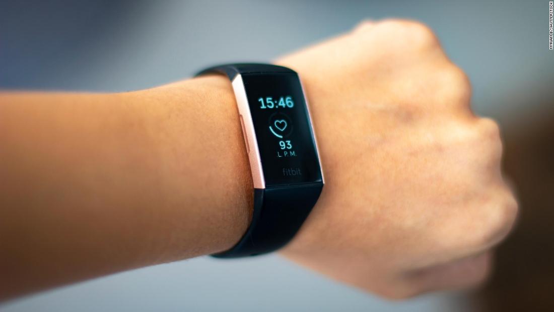 blod genopretning Giv rettigheder Fitbit stock spikes 30% on report that Google wants to buy it | CNN Business