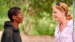 Study author Vanessa Hayes chats with Headman ǀkun ǀkunta from an extended Ju/'hoansi family. She has been visiting ǀkun and his extended family for over a decade. They shared their blood samples to aid the study. 