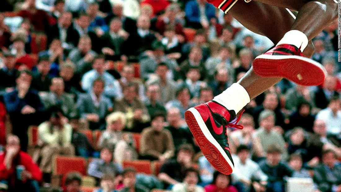 Qualification insect Invoice Michael Jordan's sneakers and NBA ban: How celebrity-endorsed footwear got  started - CNN Style
