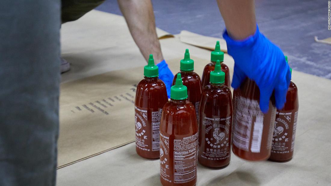 Australian police say they have found 400kg of methylamphetamine hidden in 768 bottles of Sriracha hot sauce.