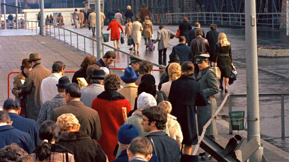 Checkpoints along the Berlin Wall were temporarily opened in late March and early April 1972, to allow families and friends on both sides of the barrier to reunite over the Easter holidays. 