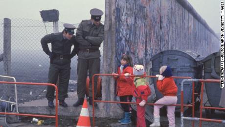 In pictures: The rise and fall of the Berlin Wall
