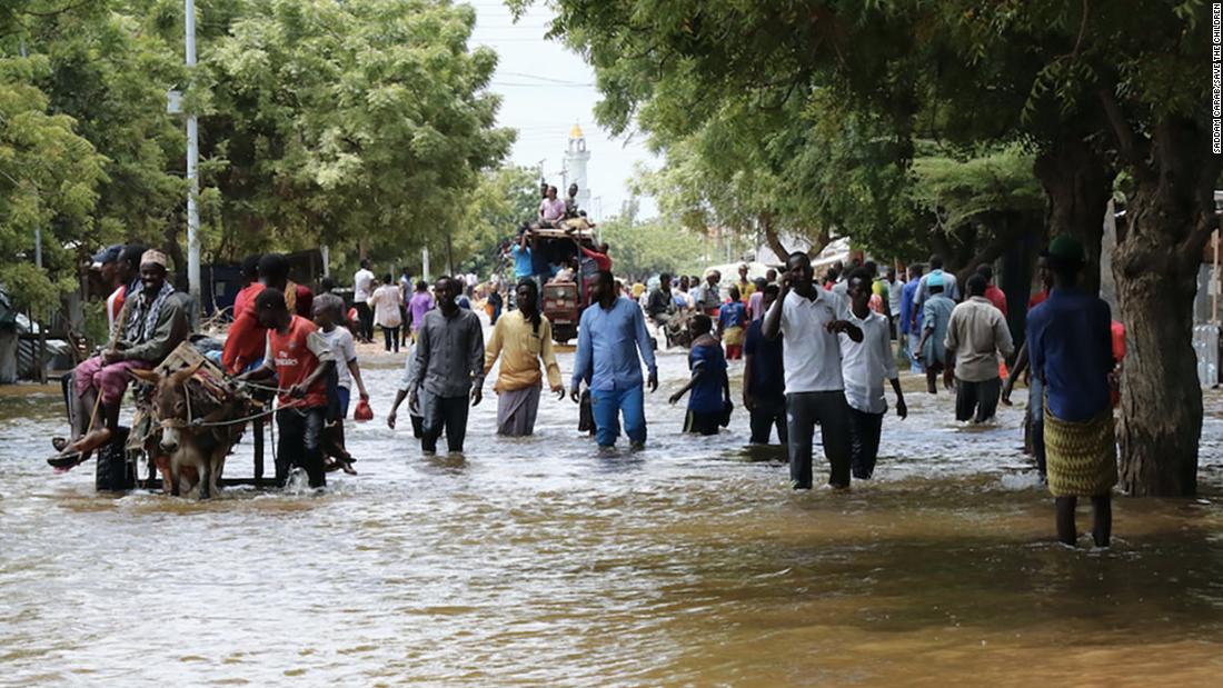 Homes submerged under water and 100,000 children displaced in Somalia floods, agency says - CNN