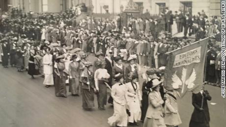 &quot;Editors and Journalists&quot; marching in the 1911 New York suffrage parade.