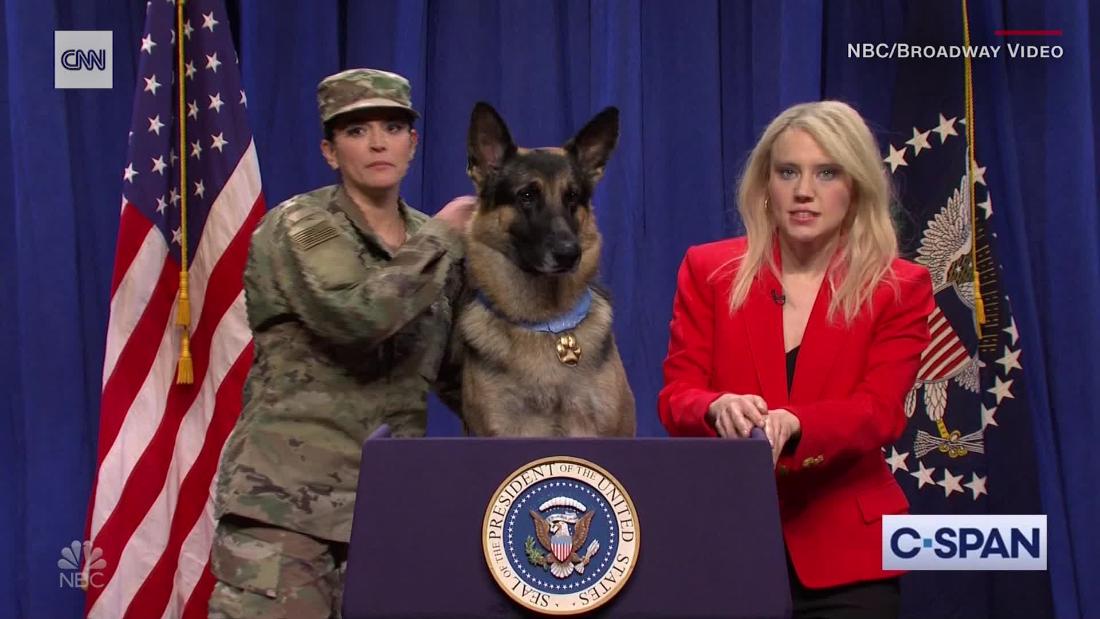 Conan, el perro héroe, da una conferencia de prensa en 
