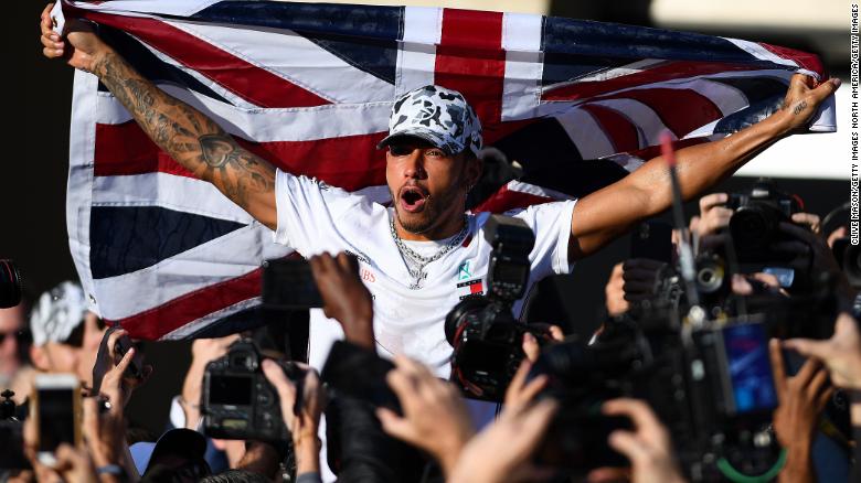 Lewis Hamilton 'could go on until he's 40,' says dad Anthony
