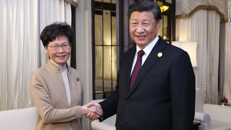 Chinese President Xi Jinping meets with Hong Kong&#39;s Chief Executive Carrie Lam in Shanghai on November 4.
