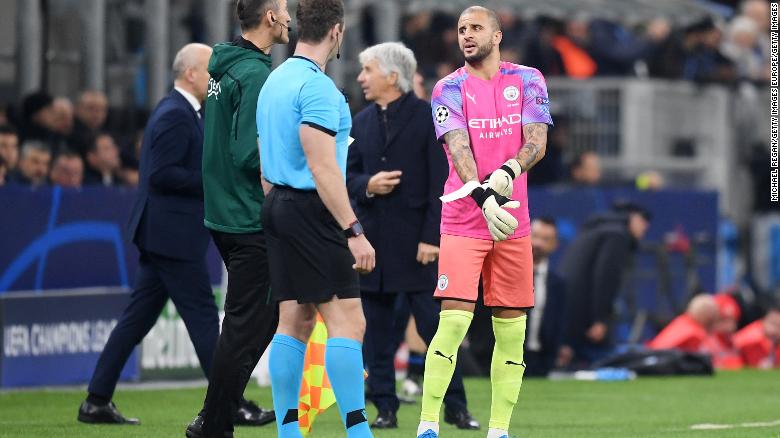 Kyle Walker of Manchester City prepares to go in goal after Claudio Bravo of Manchester City received a red card during the UEFA Champions League group C match between Atalanta and Manchester City at Stadio Giuseppe Meazza on November 06, 2019 in Milan, Italy. 