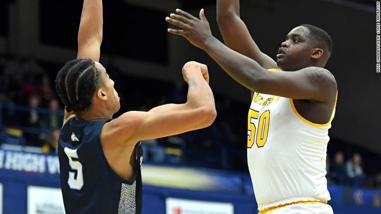 Kalin Bennett made his debut with the Kent State Flashes on Wednesday night.