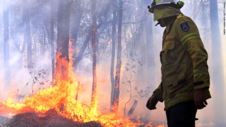 'Unprecedented' bushfires rage in Australia