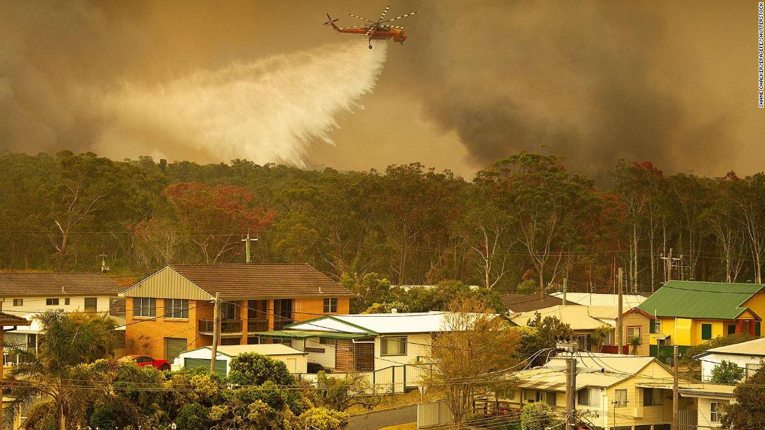 2 dead in 'unprecedented' fires in Australia