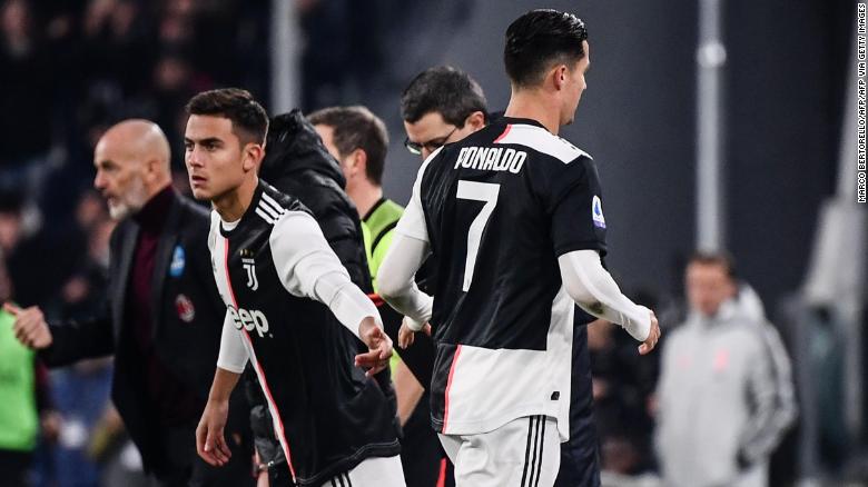 Ronaldo leaves the pitch after being replaced by Dybala.