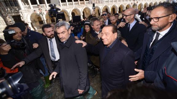 Venice floods: Worst floods for 50 years bring Italian city to 'its ...