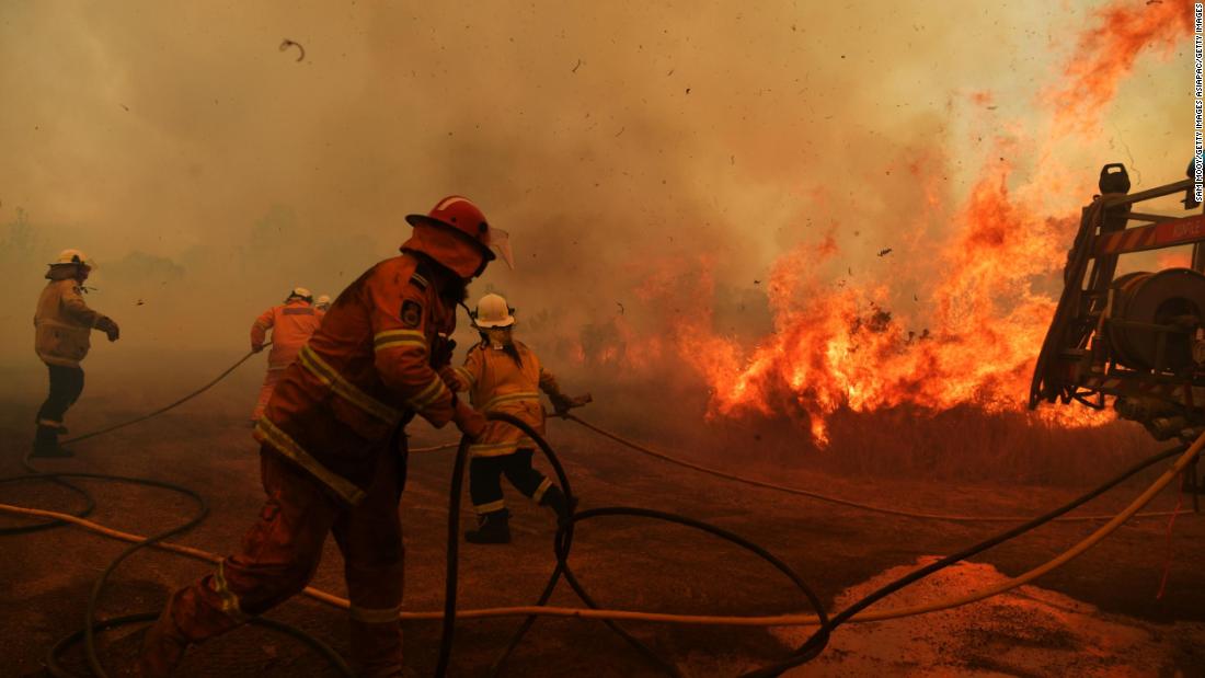 As deadly Australia bushfires rage, Sydney may be running out water - CNN International