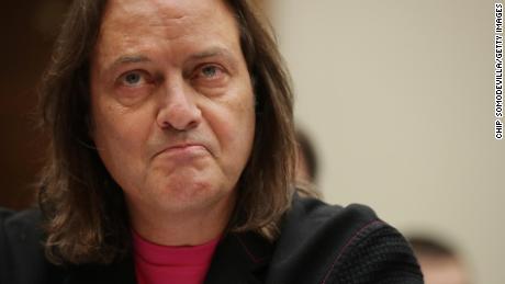 John Legere, T-Mobile&#39;s CEO, will step down in April