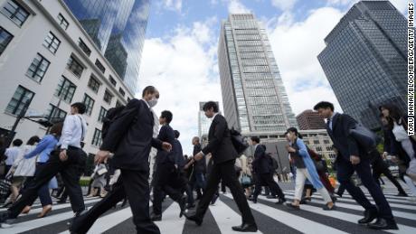 Microsoft tried a 4-day work week in Japan.  Productivity jumped 40%