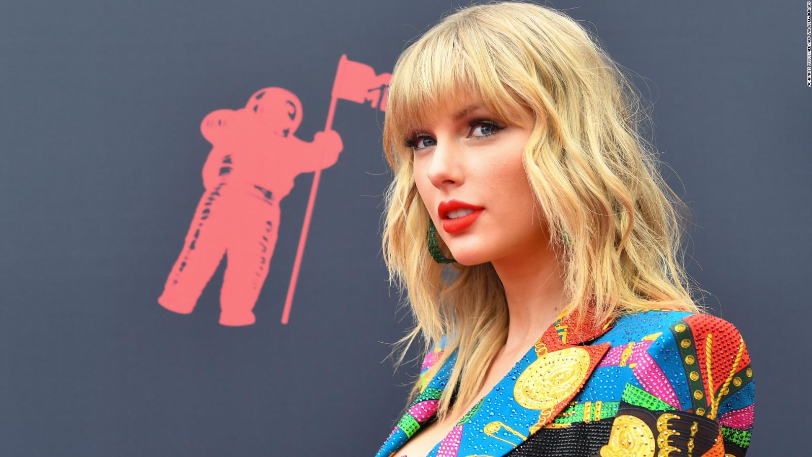 Taylor Swift urges people to stay home amid coronavirus pandemic - CNN