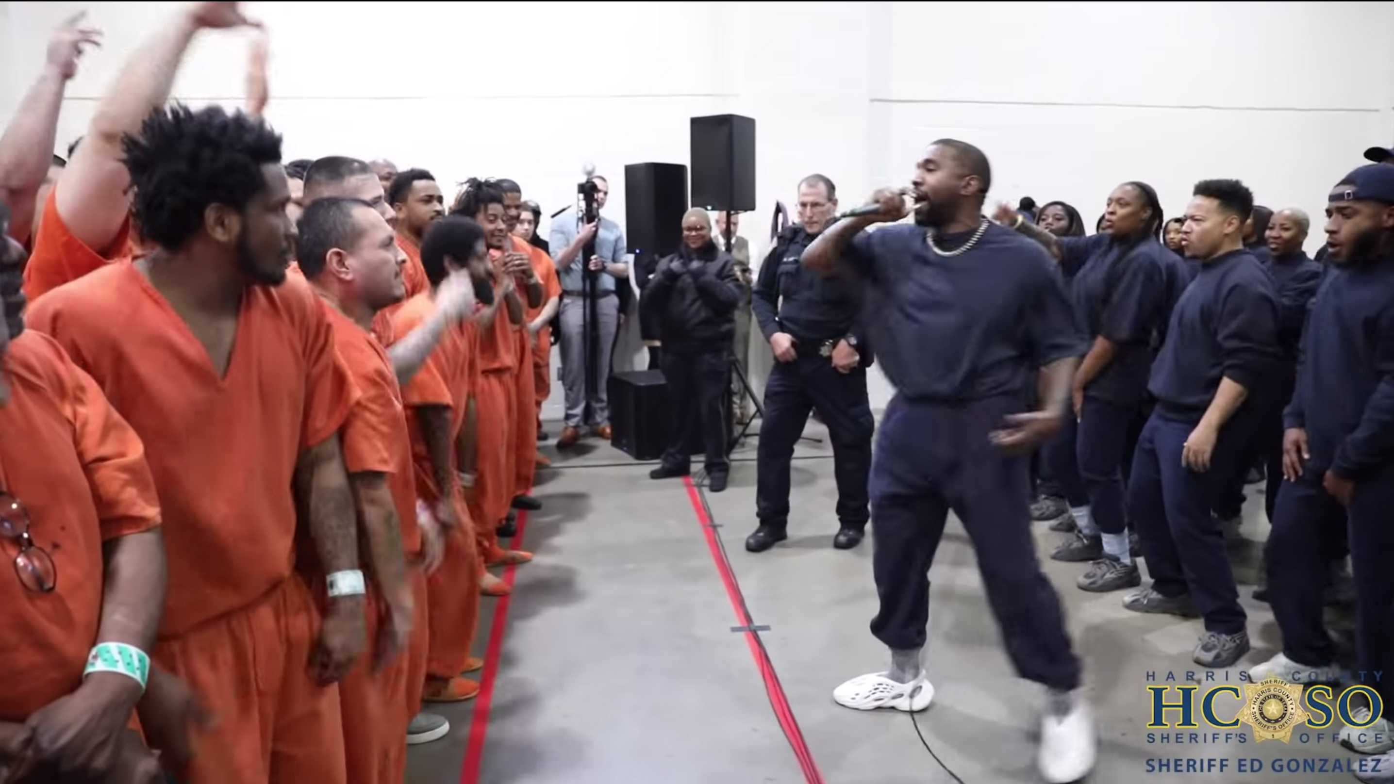 Kanye West Performed A Surprise Concert For Inmates In Houston Jail Cnn